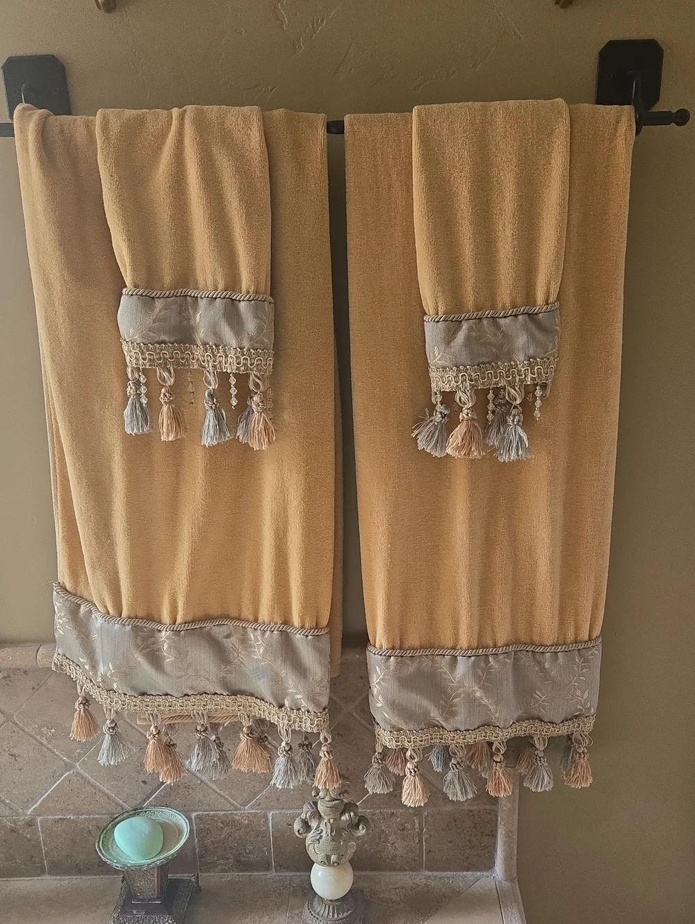 Ser Of 4  Bath Towel